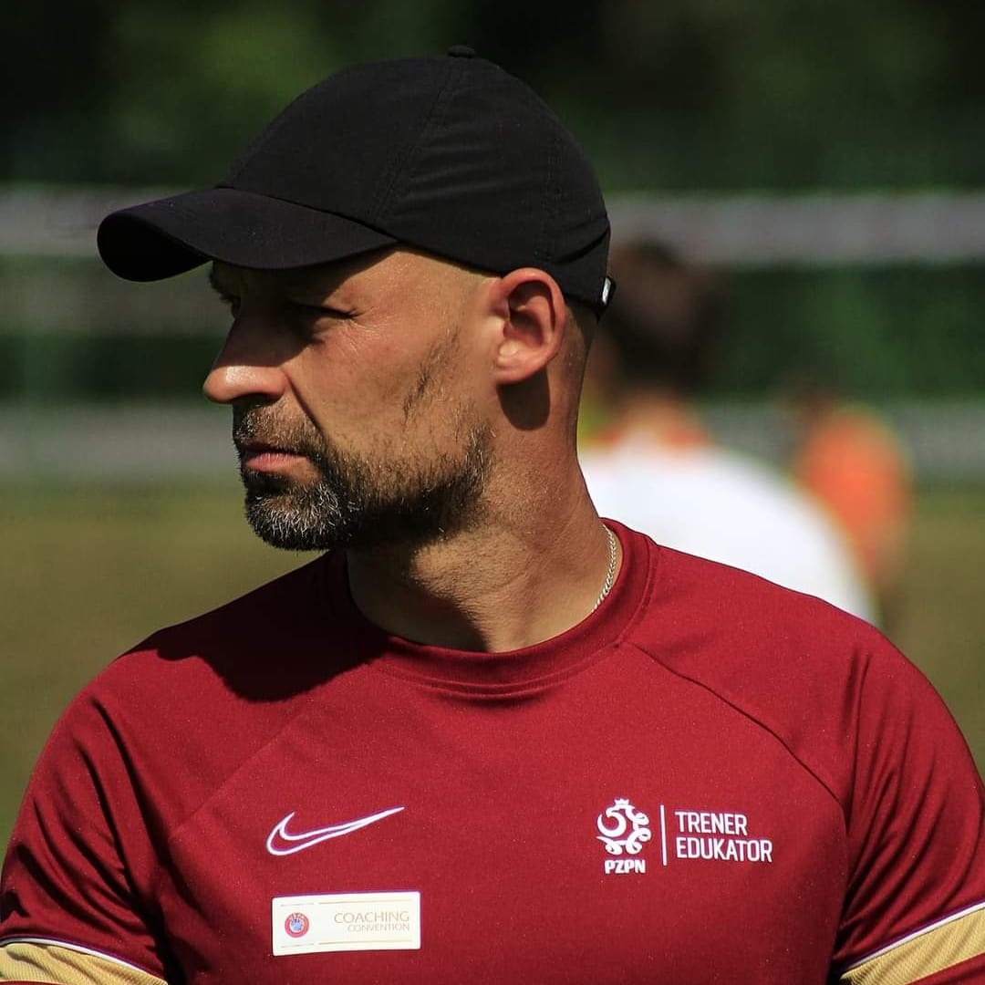 Kamil Michniewicz,  PZPN, gdzie jest mentorem szkółek piłkarskich i prowadzi wizyty edukacyjne